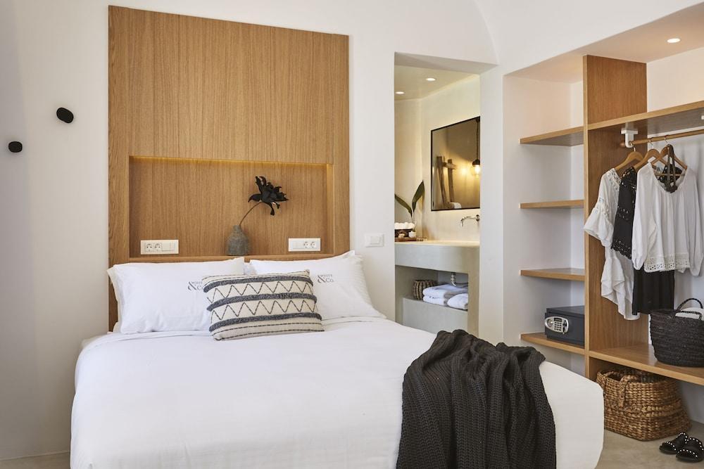 White & Co. La Torre Suites Пиргос Экстерьер фото