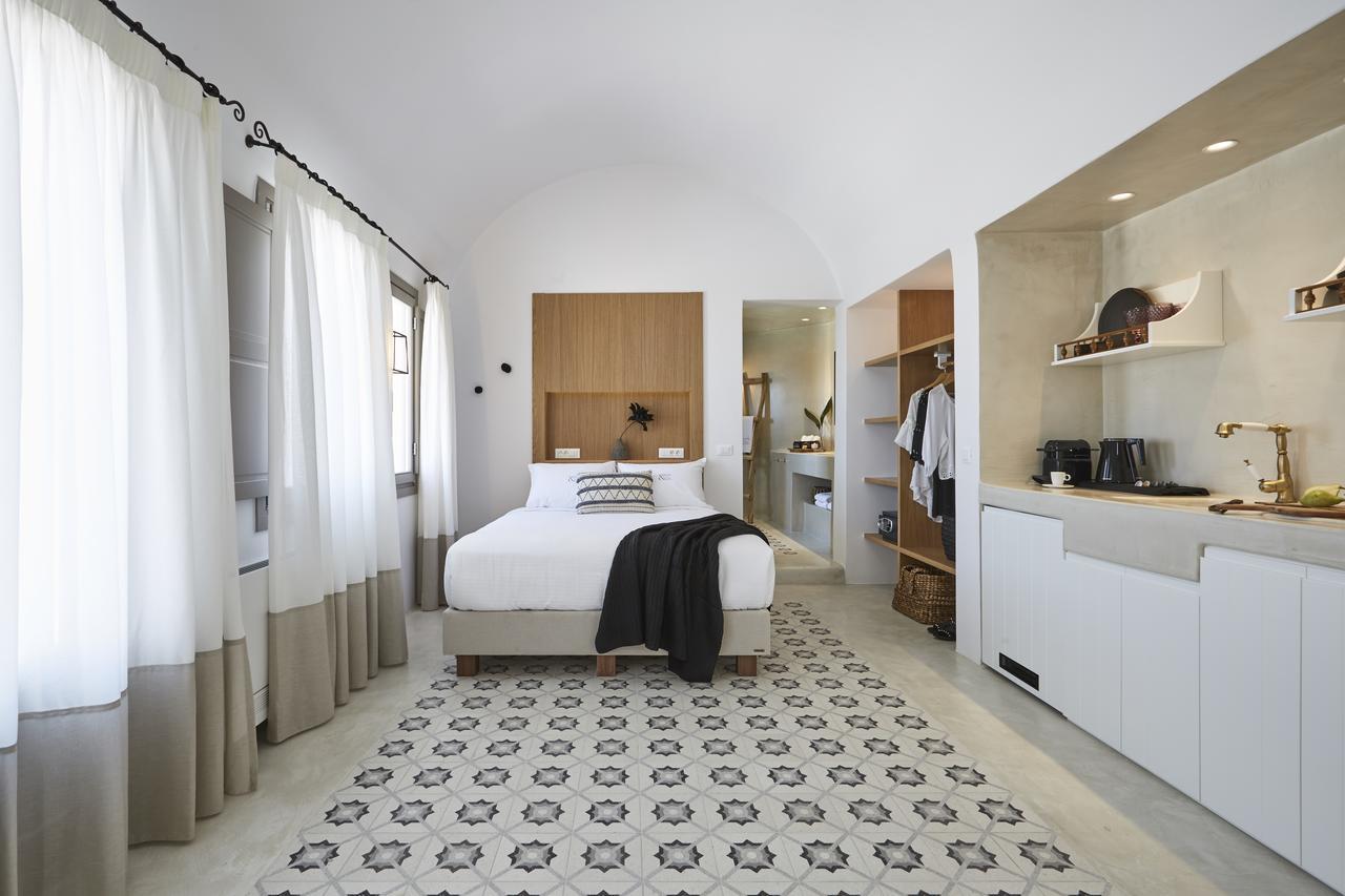 White & Co. La Torre Suites Пиргос Экстерьер фото