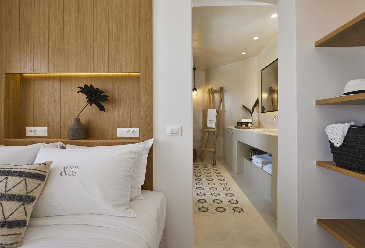 White & Co. La Torre Suites Пиргос Экстерьер фото
