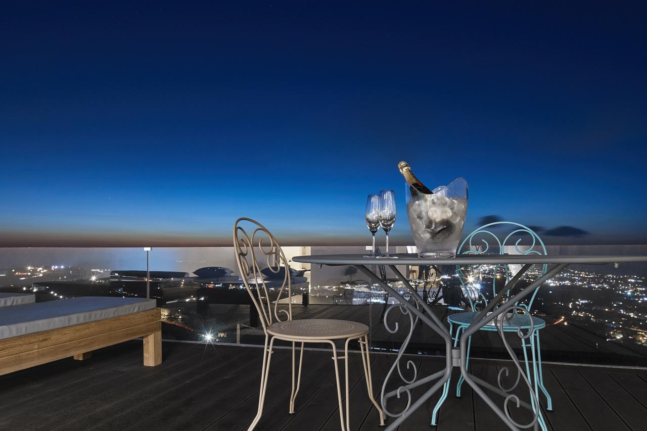 White & Co. La Torre Suites Пиргос Экстерьер фото